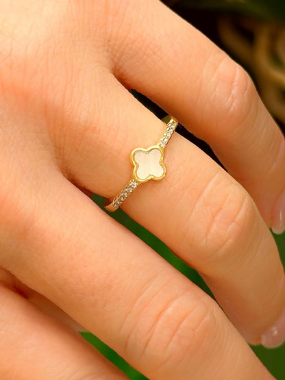 Pearlescent Flower Ring