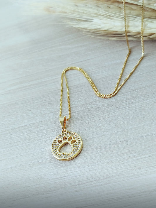 18-inch necklace with a cutout paw and a pavé medal charm 11615