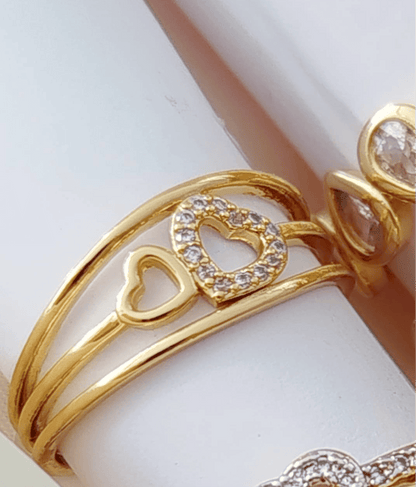 Stylish Three-band Ring Featuring a Sparkling Heart and a Plain One