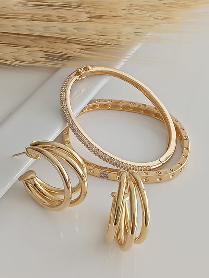 Smooth Dot Bracelet with a Square Sparkling Accent