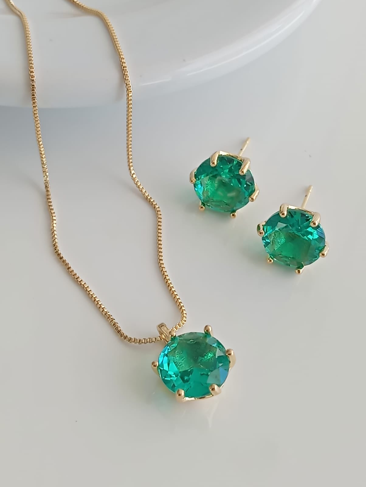 Emerald solitaire jewelry set 10091