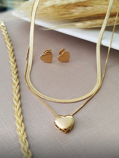 Necklace with Smooth Heart and Cutout Base