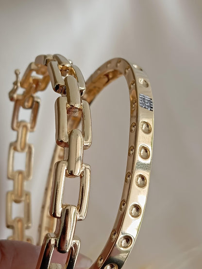 Smooth Dot Bracelet with a Square Sparkling Accent