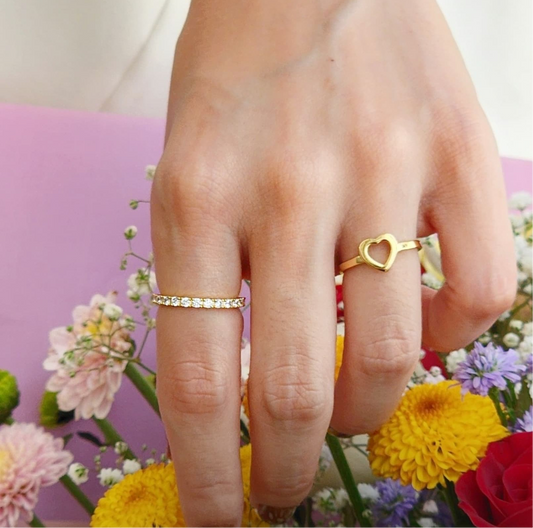 Smooth Band Ring with Heart