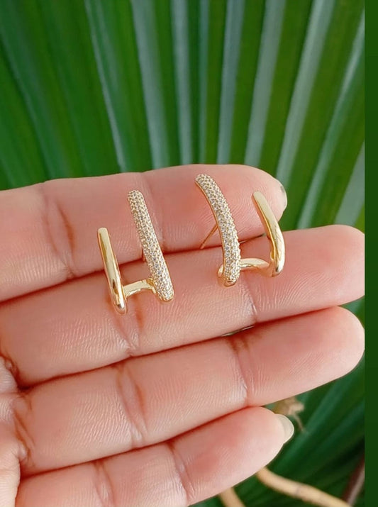 Two-wire Claw Earring