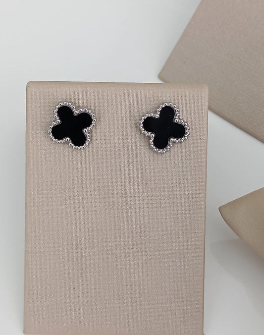 Clover earring in stainless steel with side bead 11344