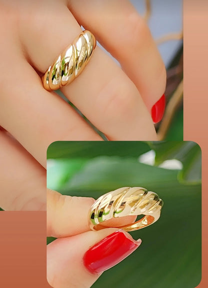Smooth croissant ring 7245