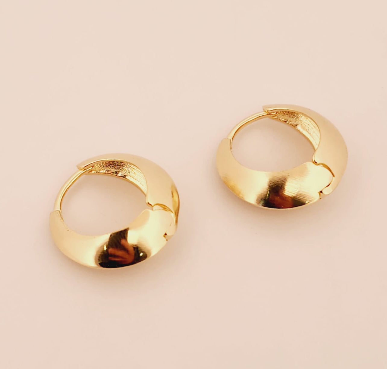 Smooth domed hoop earring 9575