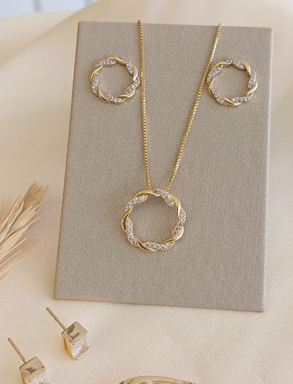 Smooth and Pavé Circle Set