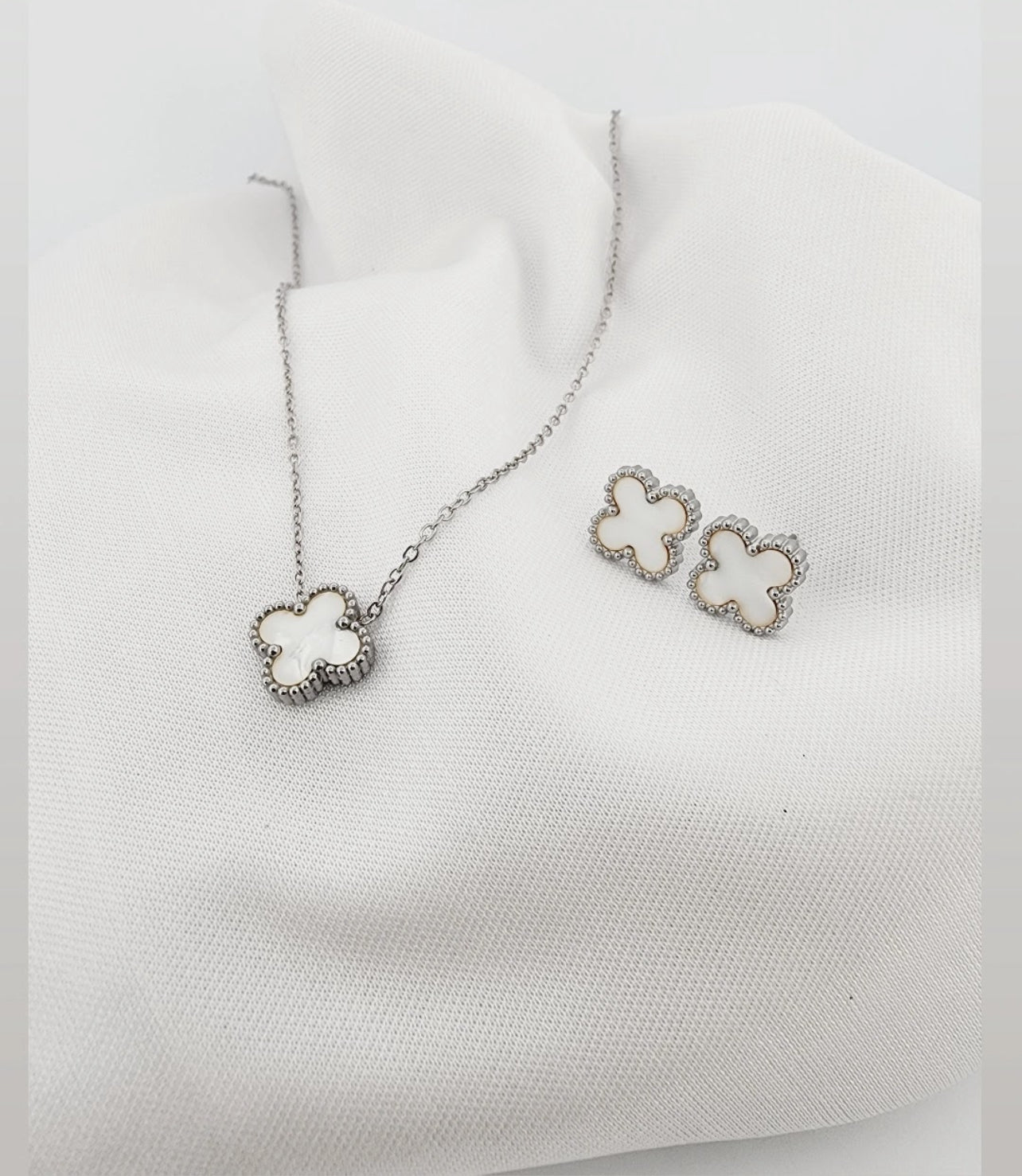 Lucky charm in steel – 16-inch set with clover pendant 11340