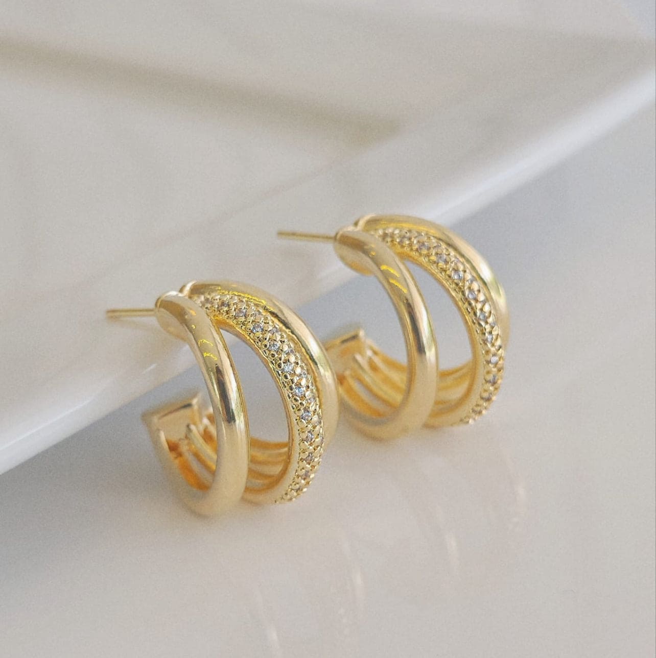 Medium hoop earring 6962