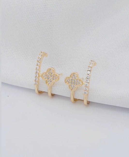 Double claw earring with pavé flower 11170