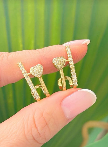 Prong Earring with a Single Band and Pavé Heart